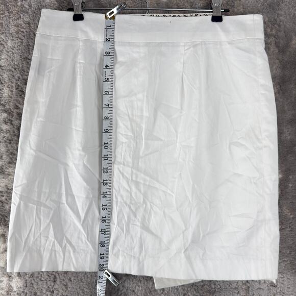 Adrienne Vittadini Size 10 Knee Length Wrap Skirt White Button Stretch - Picture 3 of 9